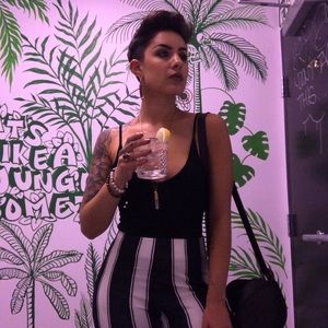 Meet your Posher, Iris